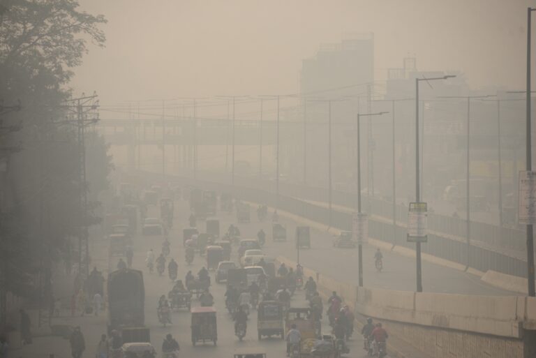 smoke in Lahore